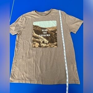 Old Navy Men’s T-Shirt. Pristine Condition